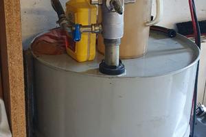 Olio motore più pompa svuotamento fusto olio