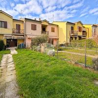 VILLA A SCHIERA A ZEVIO