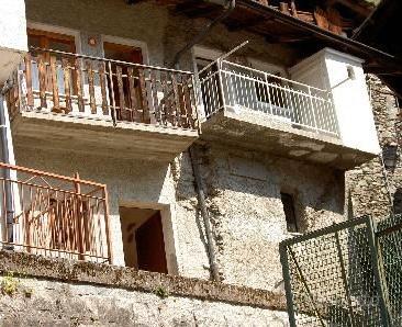 Terra cielo indipendente in montagna