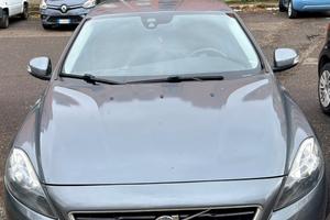 Volvo v40 D2