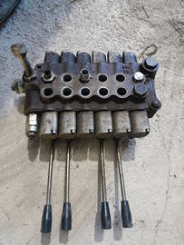 Distributore idraulico 1/2