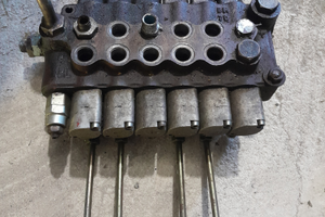 Distributore idraulico 1/2