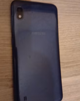Samsung A10 funzionante ma schermo rotto