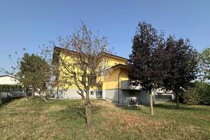 2 LOCALI A CHIEVE