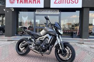 Yamaha MT-09 akrapovic pochi km