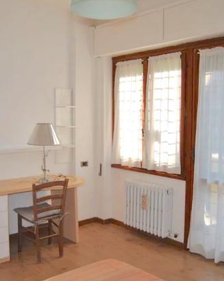 Pomezia quadrilocale arredato con balcone