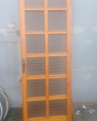 PORTA DA ESTERNO PERFETTA ,INSERTI IN VETRO 