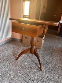 Tavolo legno massello con cassetto