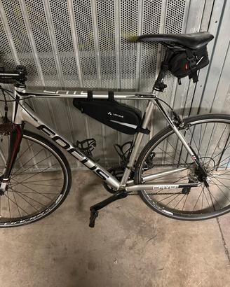 Bici da corsa focus cayo