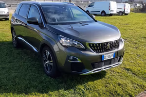 PEUGEOT 5008 7 POSTI