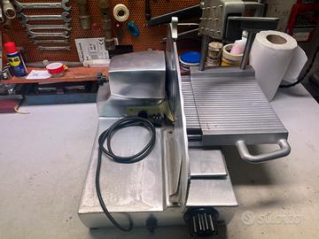 Affettatrice per salumi