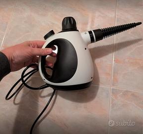 Pulitore a vapore con accessori 