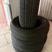 Gomme yaris