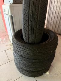 Gomme yaris