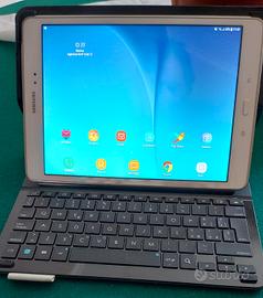 Samsung Galaxy Tab A SM-T555 4G con tastiera bt