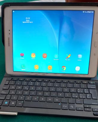 Samsung Galaxy Tab A SM-T555 4G con tastiera bt