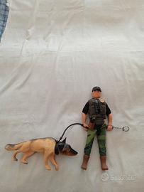 Bambola soldato militare con cane e accessori 
