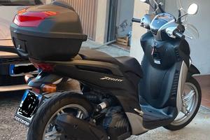 Scooter yamaha Xenter 150