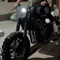 Triumph Sprint 900