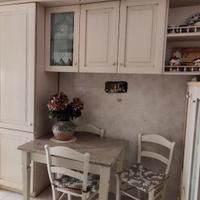 Cucina decape in legno massello completa di tutti