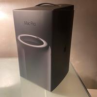 Apple MacPro late 2013 con scatola originale