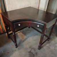 Tavolo o scrivania angolare