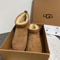 Stivali da neve UGG corti, color castagna 38