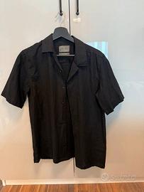 Camicia da uomo nera con bottoni