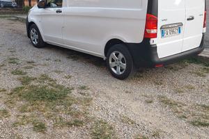 Privato vende