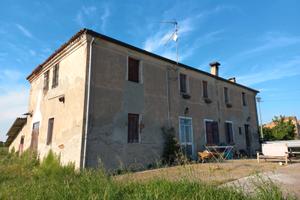 Rustico e fabbricati annessi