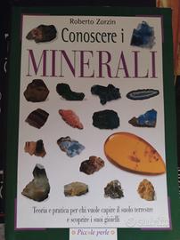 libri su minerali, astronomia e biologia 