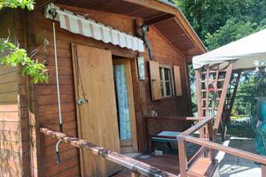 Casina 40 mq con giardino , posto auto