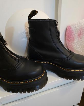 dott.Martens Jetta