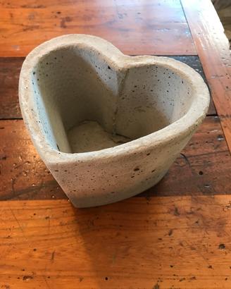 Vaso Cuore in cemento per Piante Grasse