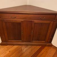 Mobile ad angolo in legno massello di noce