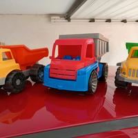 Set di 3 camion in plastica 