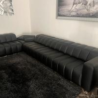 Divano in vera Pelle pieno fiore , mai utillizzato