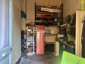 MAGAZZINO COMMERCIALE