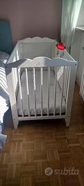 Lettino 120x60 completo di materasso.