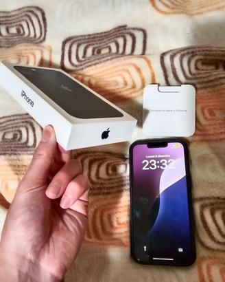 iPhone 13 nuovo con cover e pellicola