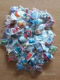 Lotto composto da n.100 sorpresine kinder varianni
