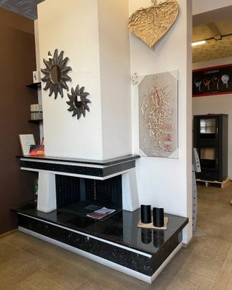 Camino aperto con rivestimento sconto 50%