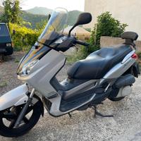 Yamaha Xmax 250