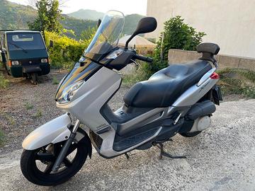 Yamaha Xmax 250