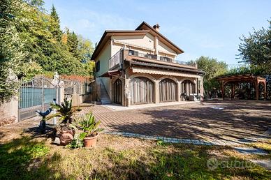 VILLA SINGOLA A CAPRINO VERONESE