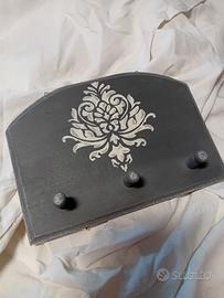 portachiavi/appendini dipinti a mano shabby 