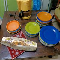 Piatti colorati in vetro