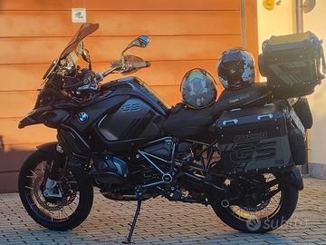 gs adventure1250 triple black