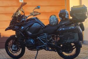 gs adventure1250 triple black