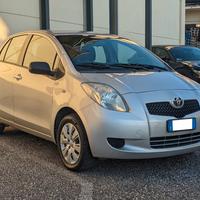 Toyota Yaris 1.0 5 porte Sol